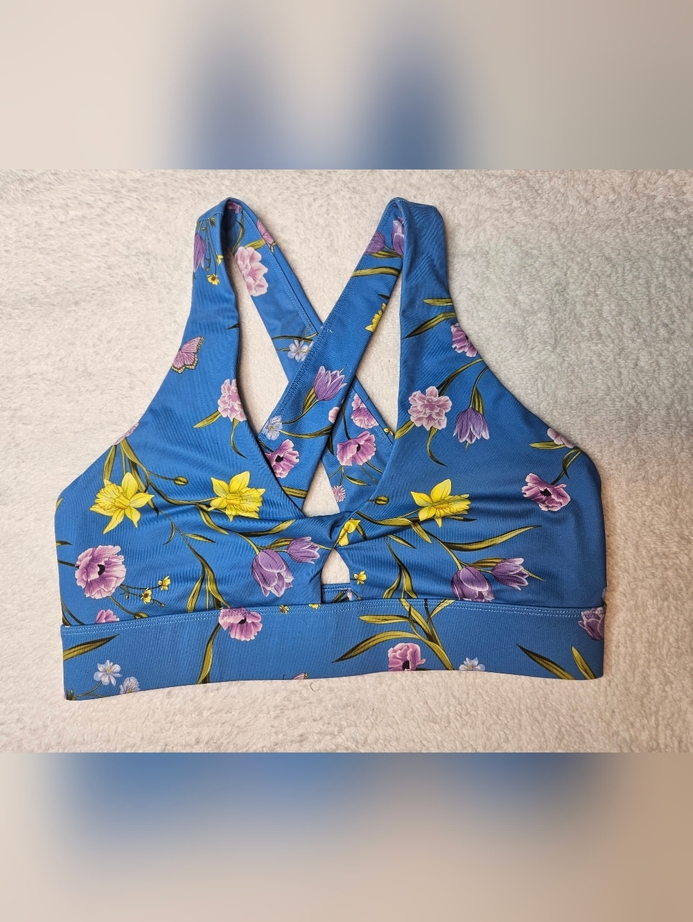 Fabletics Oasis Twist Medium Impact Floral Lihtgh Blue Sports Bra